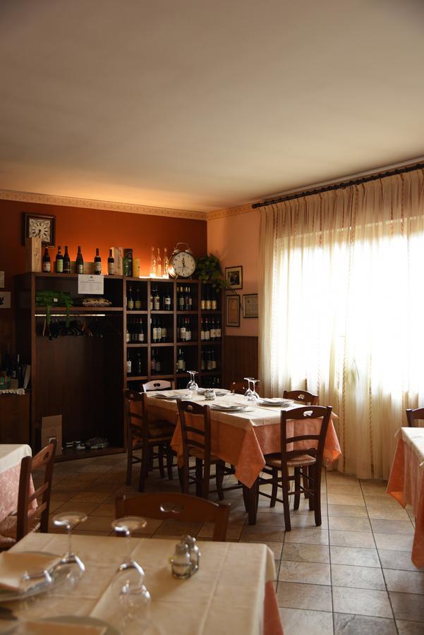Albergo Dei Bersaglieri Albaretto della Torre Esterno foto